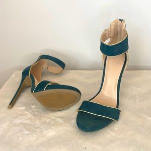 Women heeled sandals